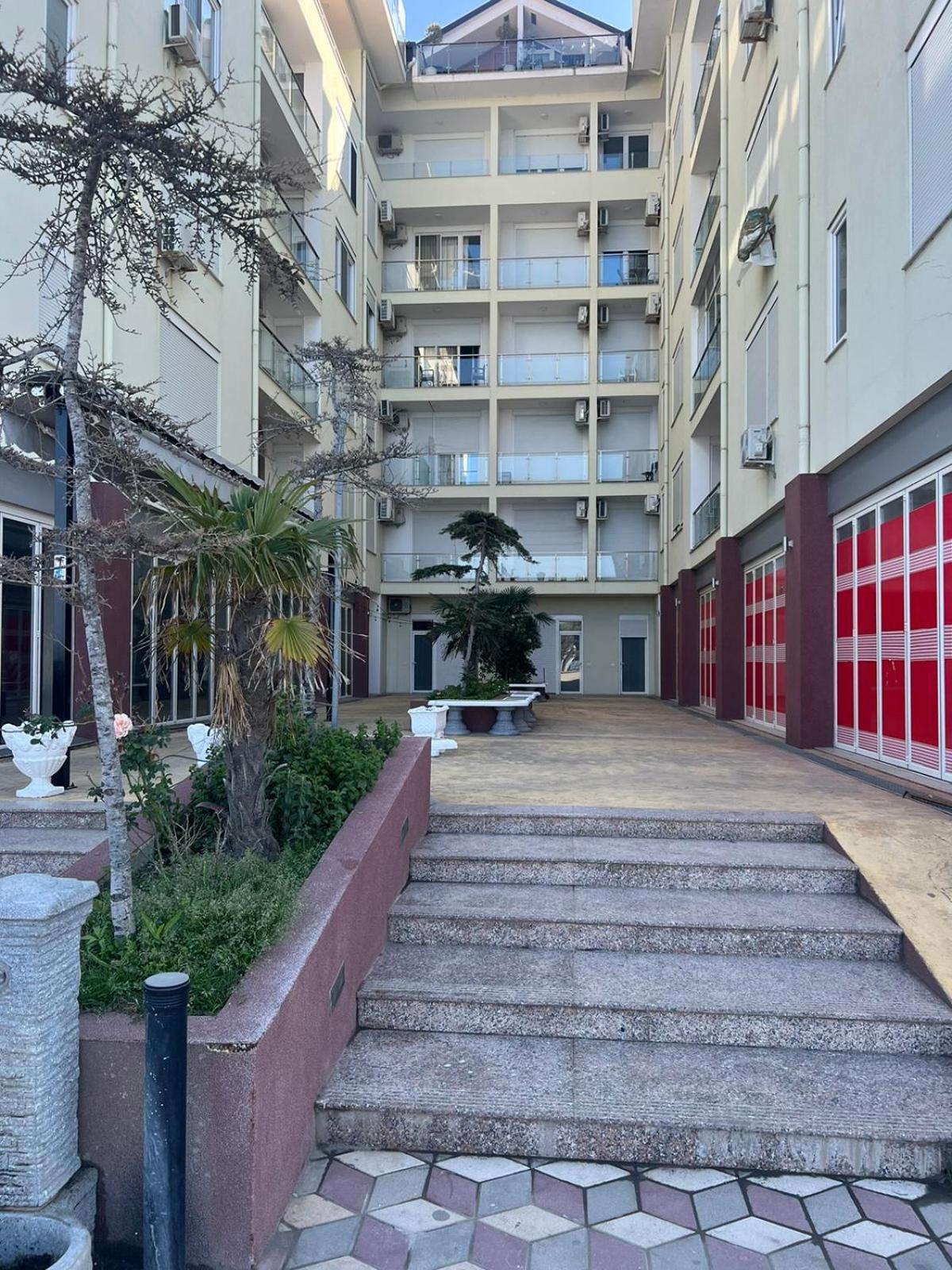 Shengjin Apartaments Buitenkant foto