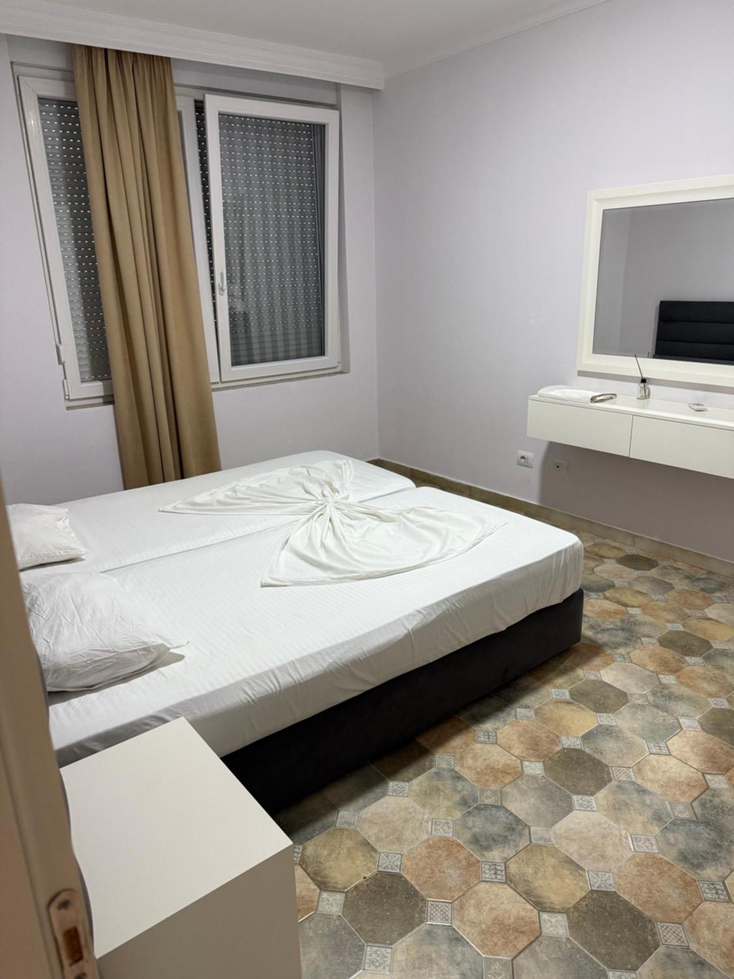 Shengjin Apartaments Buitenkant foto
